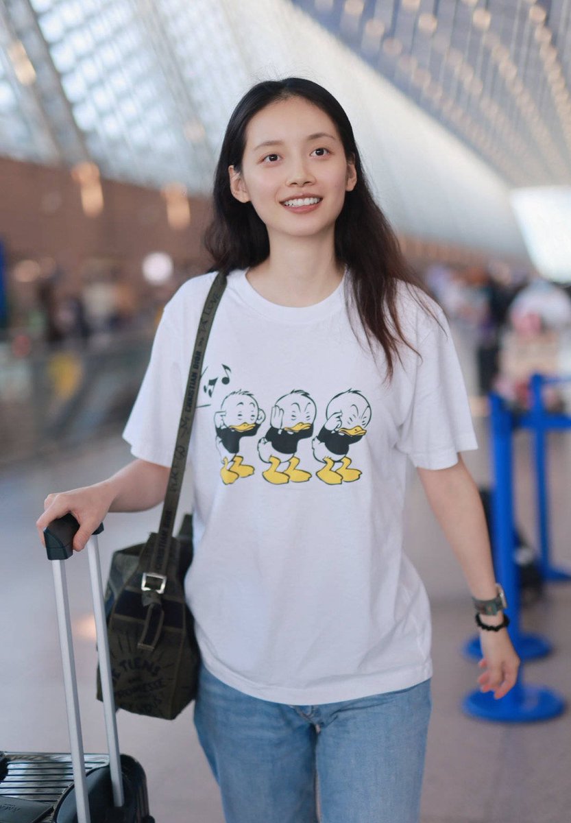 SunYiHanPH's tweet photo. Please remember this T-shirt.
After an hour, I will do stupid things because of them. . .
(It’s me, the little ducks are so cute)

#孙伊涵 🐻 https://t.co/ItECPCHSk4