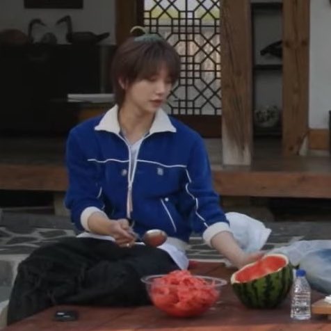 shujithinker's tweet photo. made from scratch 😁🍉 #조슈아 https://t.co/qEgKVxeQ47