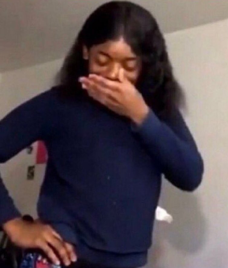 NtimChristine's tweet photo. I think it’s time to accept that one of these days mimi is going to leave the villa….cuz chilee its just going in circles 
#loveIsland https://t.co/UoR3TYqP6m