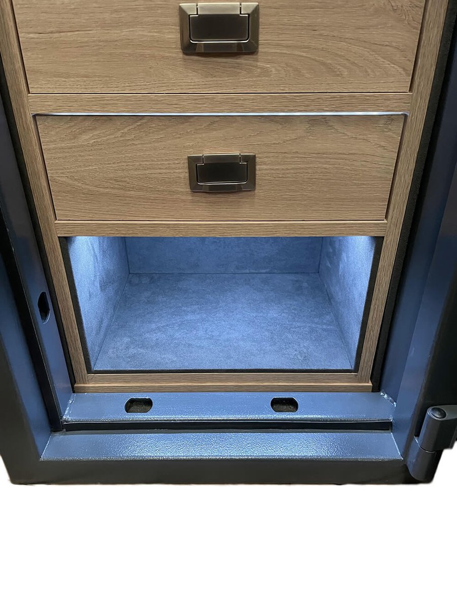 aevitas_uk's tweet image. Experience ultimate watch protection with our new 12 Watch Winder Safe Grade 3. Now available at Aevitas, it comes with a £350,000 insurance rating. Secure your valuable timepieces today! #Aevitas #WatchProtection aevitas-uk.co.uk/products/12-wa…