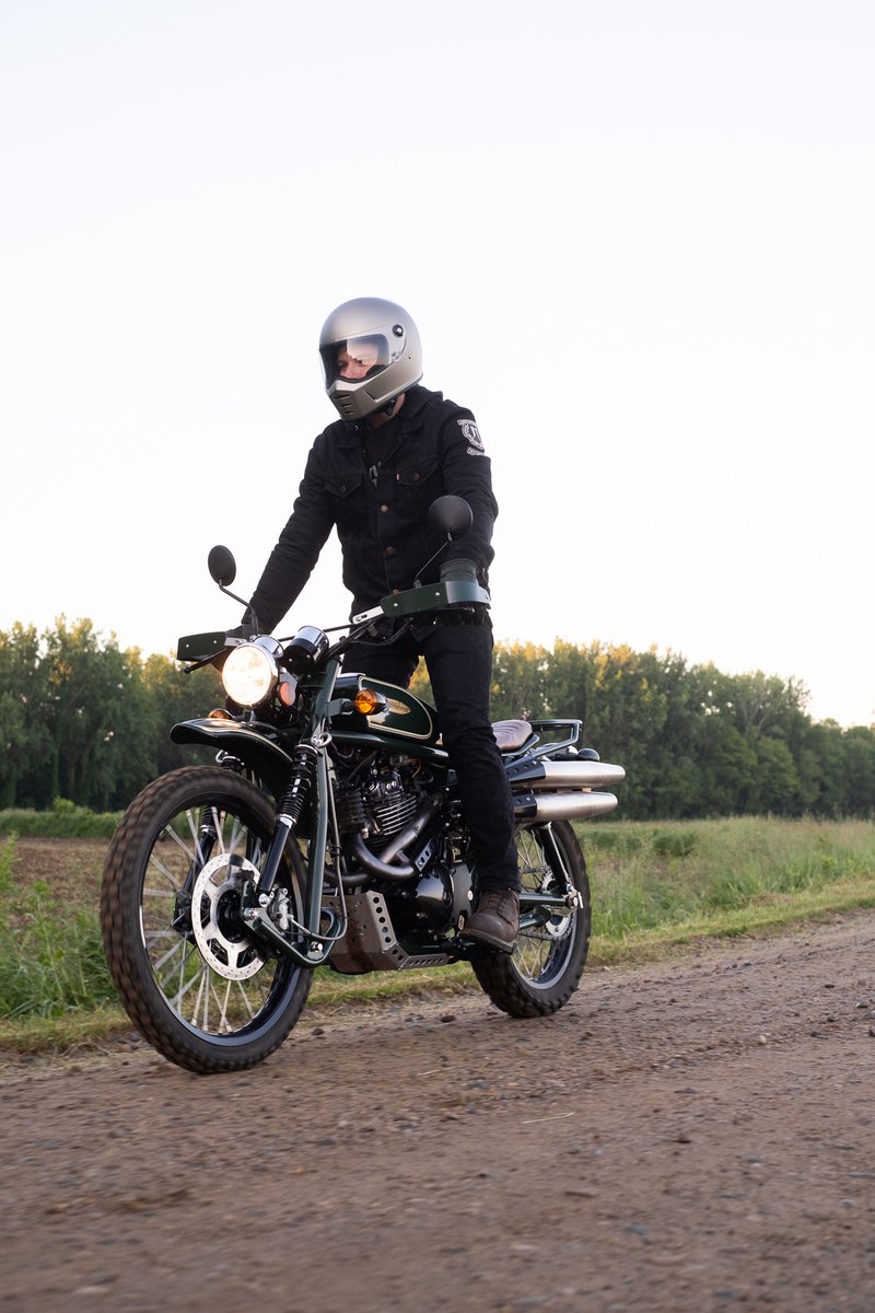janusmotorcycle's tweet photo. The Gryffin 450 is our latest entrant in the classic scrambler vernacular. It's simply a highly capable, lightweight, beautiful motorcycle. With handcrafted details, classic lines, and personalized options, it will stand out on-road and off.
Pre-order yours today! https://t.co/Y3Dq5D9gOg