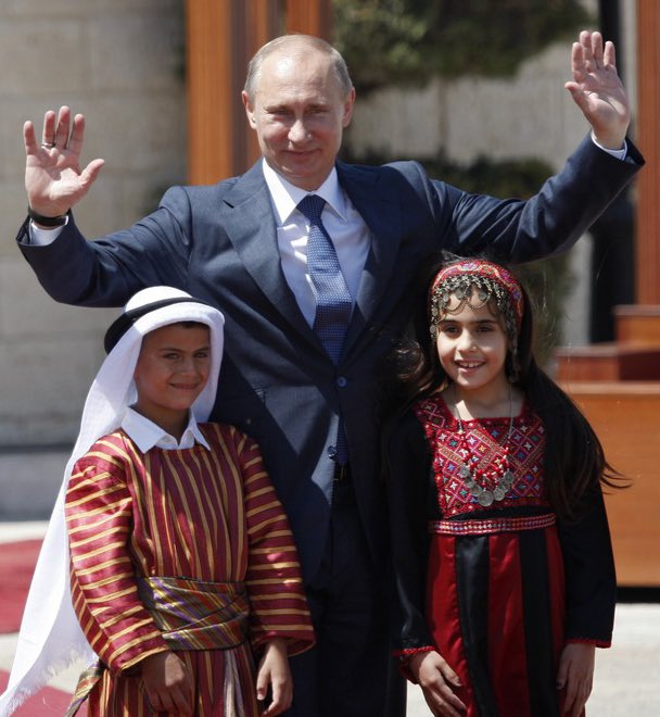 TheSaviour's tweet image. PUTIN LOVES PALESTINIAN CHILDREN

BIDEN BOMBS PALESTINIAN CHILDREN

THERE’S A DIFFERENCE
