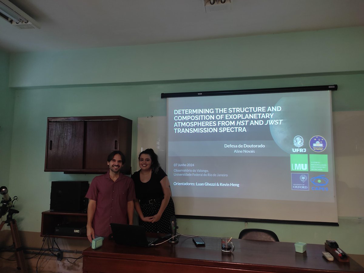 luanghezzi's tweet photo. É com imensa alegria e orgulho que faço este post para a mais nova Doutora em Astronomia: Aline Novais! 😃👏🏼 Ela fez um trabalho inédito na pós-graduação do @valongoufrj e defendeu uma belíssima tese com dados dos telescópios Hubble e James Webb. 🔭😯 https://t.co/85N1FxABVz