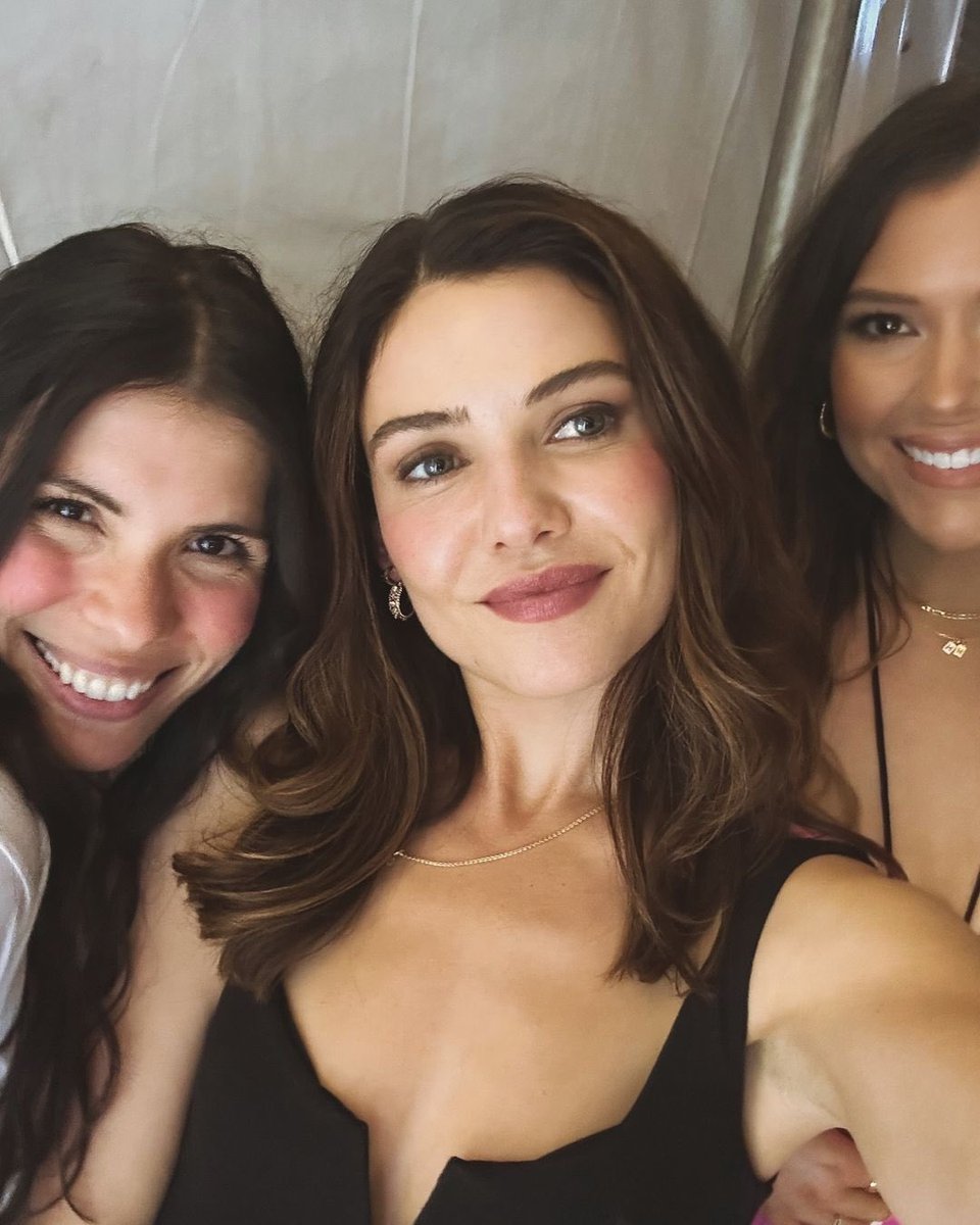 📸 #daniellecampbell more fan selfies from this weekend