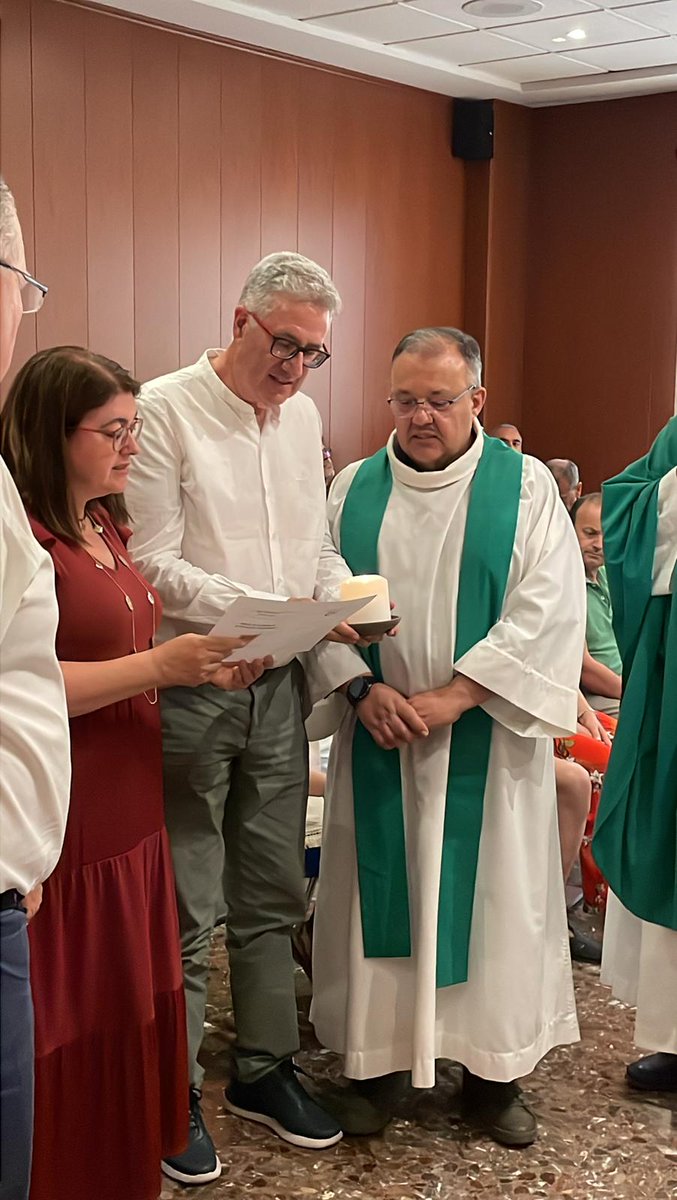ENSLevante's tweet photo. Colegio Superregional en la Salle de Lliria (Valencia). Celebrando que siempre hay matrimonios que dan un "SI" a  las responsabilidades que hacen que nuestro movimiento siga siendo el camino de fe de muchos matrimonios. #JuntosEnComunión https://t.co/VY7aa0ZQq9