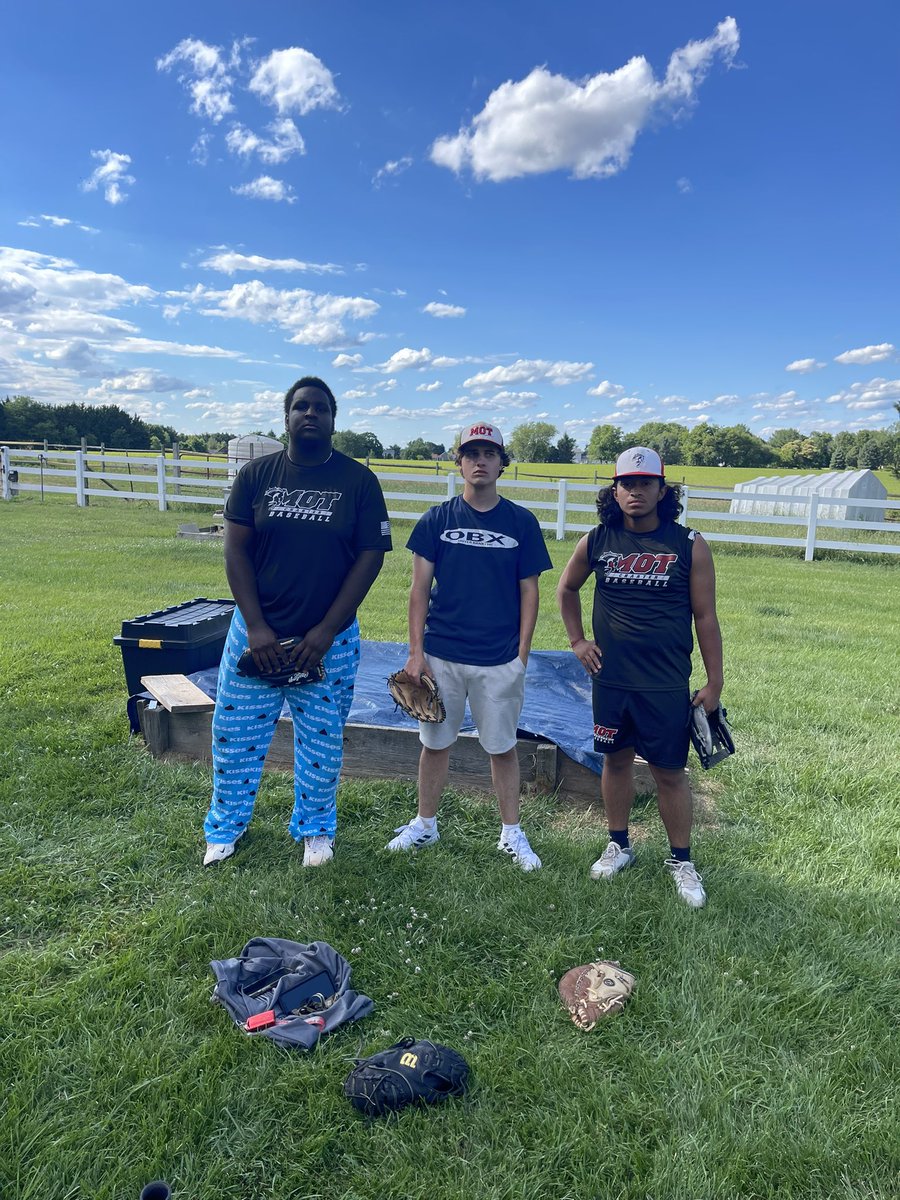 CoachDrGreen's tweet image. Arm Farm Training in gear today! #PitchingTraining #ArmFarm #SuccessLeavesClues