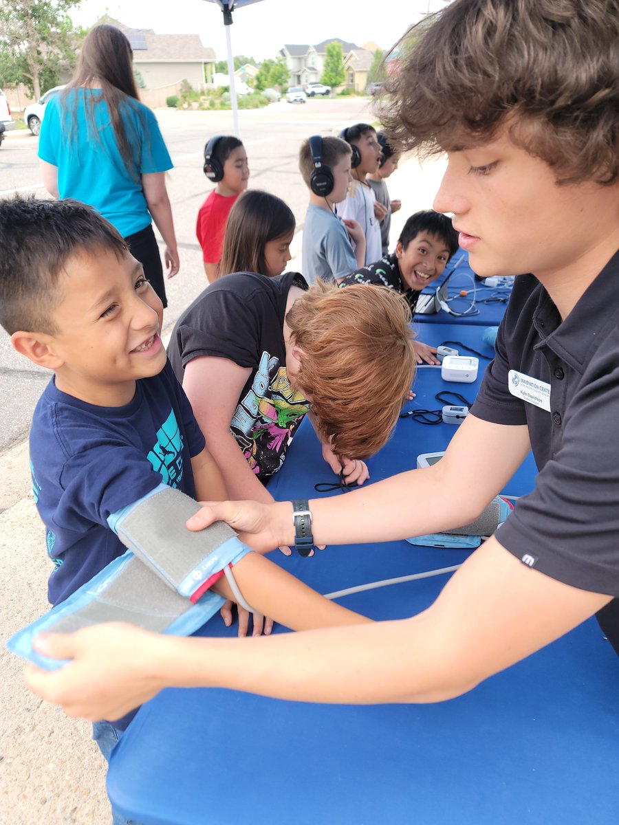 LongmontEstates's tweet photo. Our students had a blast with the Mobile Innovation Lab! They listened to heartbeats, explored medical equipment, &amp; used magnifying glasses to learn about our amazing bodies. Hands-on learning is the best way to discover new things! @MrsLauer @BuchlerStVrain @SVVSummerLaunch https://t.co/5vahZTAgS9