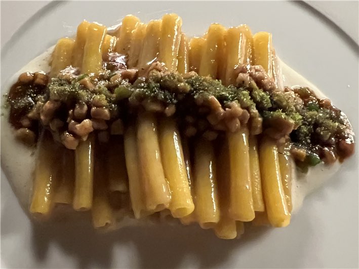 TheFoodSnobUK's tweet photo. Check out Andy's glowing review of Ineo restaurant at the Anantara hotel: From Panzanella featuring Tyrrhenian Sea anchovies to the best macaroni pasta dish in ages. Award-winning bread, impeccable service, and high scores for culinary perfection in a world-class location ! #Ineo https://t.co/ACUueRpL60