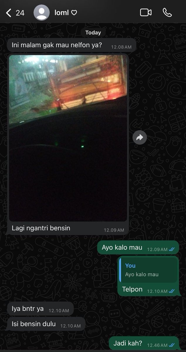 bokoutoe's tweet photo. Him :
Yang kiri belajar mpi, yang kanan w baru bangun abis belajar uo4 https://t.co/Q2Cr0RCXcV