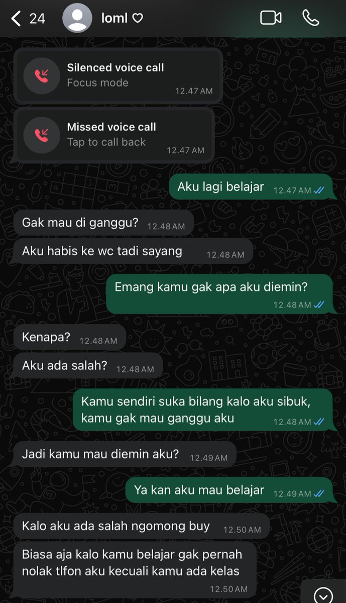 bokoutoe's tweet photo. Him :
Yang kiri belajar mpi, yang kanan w baru bangun abis belajar uo4 https://t.co/Q2Cr0RCXcV