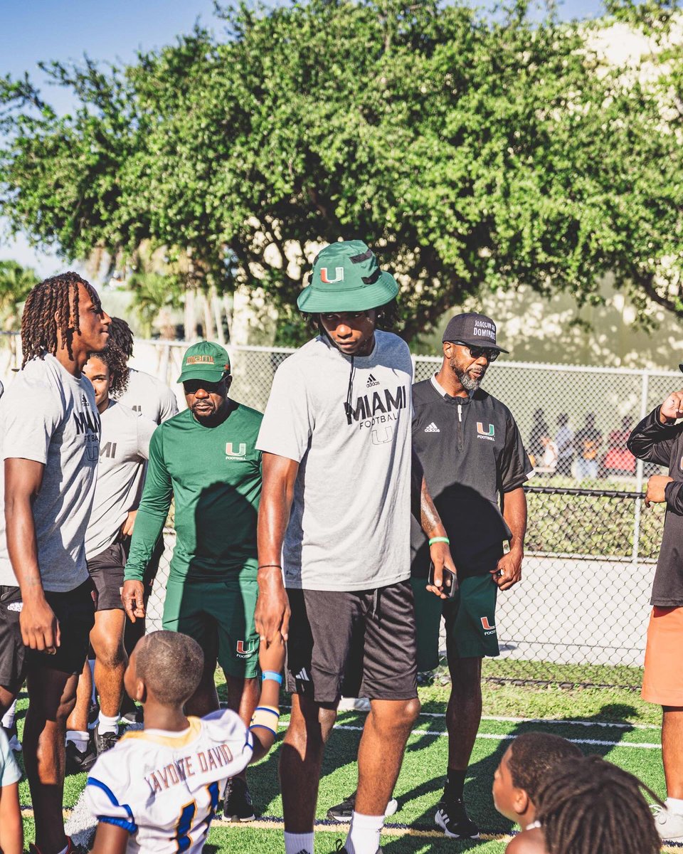 EliasRudolph6's tweet photo. I’m back better than ever!!!!🫶🏾🫵🏾🙌🏾💚🧡 We love MIAMI😁 GO CANES!!!🔒🔝@CanesFootball @TaftNationFB https://t.co/Shd7hlE55E