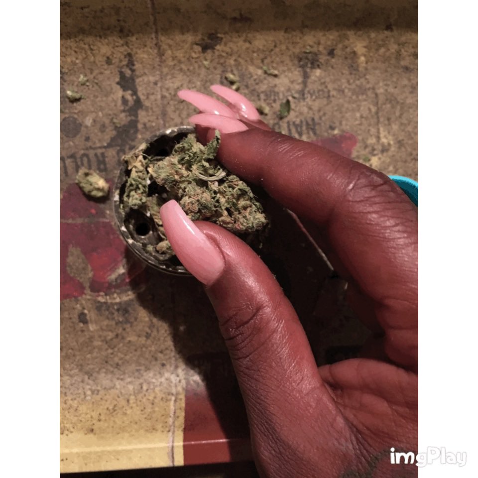 NYC_QueenMimi's tweet photo. 💨WEED SLAVE WANTED💨
$100 should cover it 😘
$50 or more via 💵app: $Kemesia
Partial payments are accepted💋
#findom #420domme #weedslave #smokeslave #smokingfetish #smokinggoddess #goddess https://t.co/ScutLdytYP