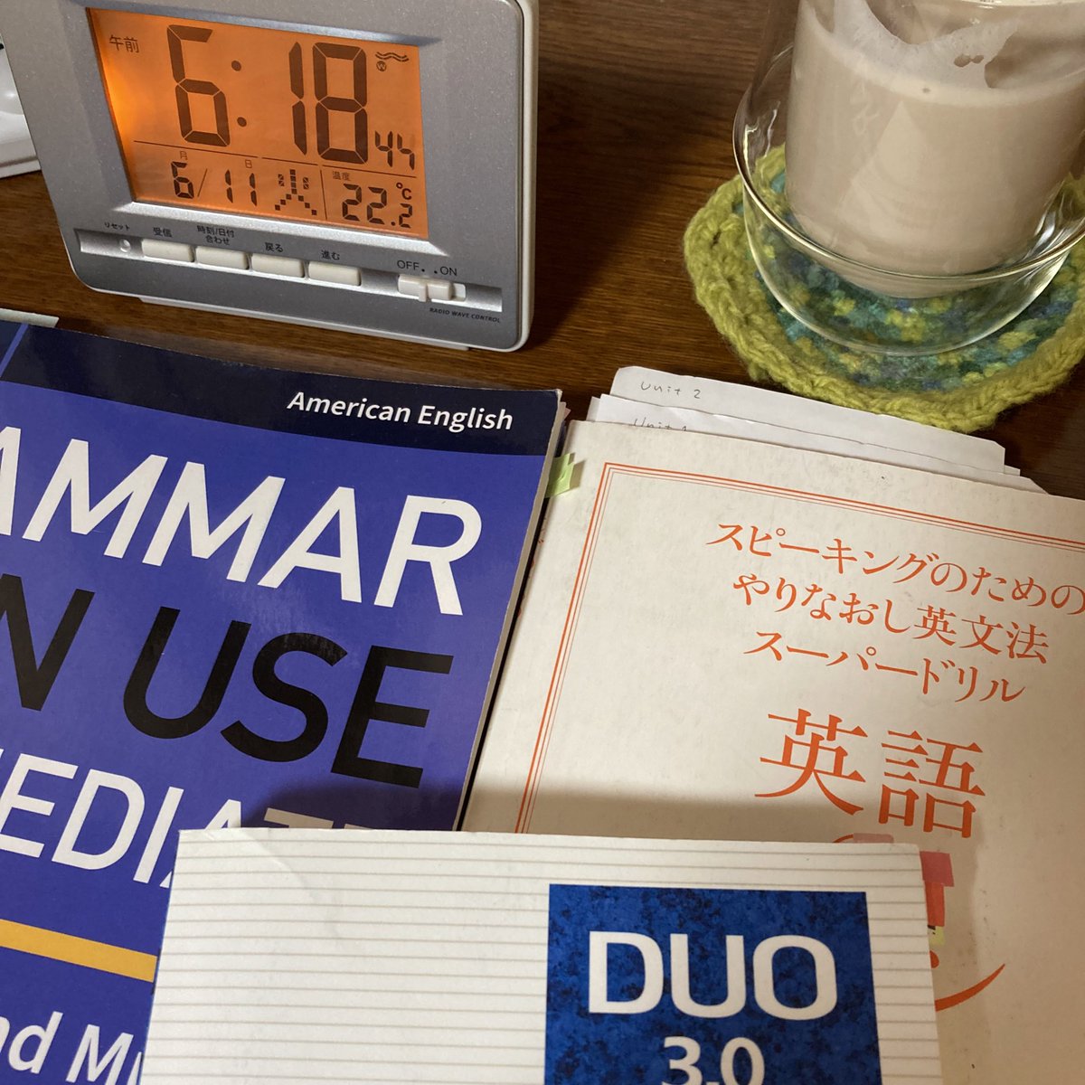Minato28359037's tweet photo. おはようございます。
本日の学習予定👉
🔹基本3点セット(語彙、文法)
🔹ラジオ英会話
🔸発音レッスン
昨夜はラジ英途中で寝落ちしてしまった💦今朝は聞き直しからスタートしました。
犬の後頭部は眠気を誘う🥱。
#英語学習
#GrammarInUse
#秘密結社老犬倶楽部 https://t.co/dM9lpCfcsF
