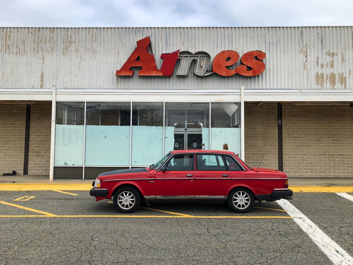 meatballshawty's tweet photo. Not Sears, but still. https://t.co/ovkQ0gA5nM