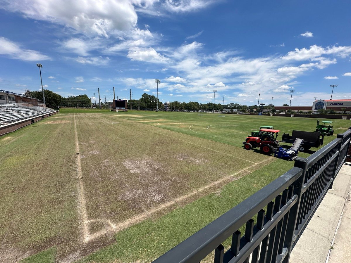 StJohnsTurfcare's tweet photo. Fraze mowing the lax game and practice fields at UF is going pretty smooth. @ImantsBV FTM @Solutions4Turf https://t.co/kvnDYd1wgC