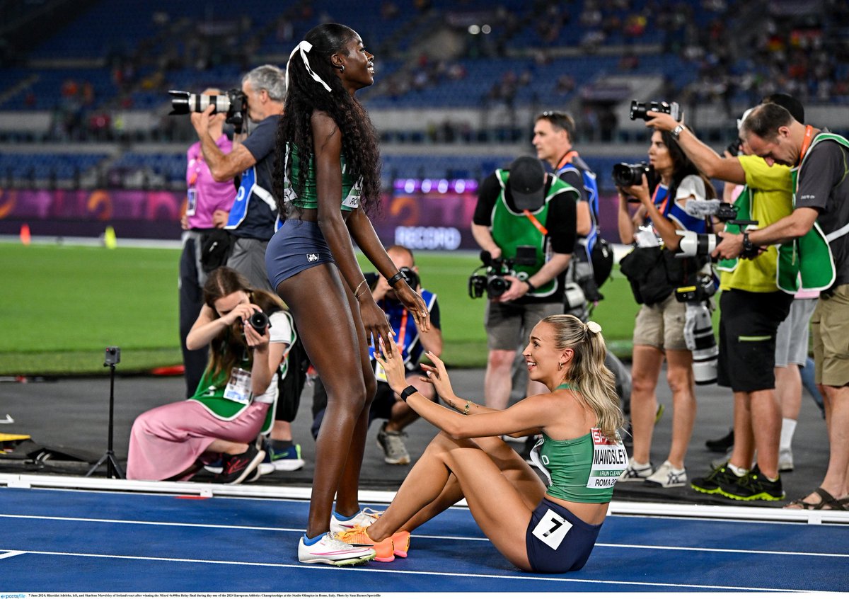 Amazing to have 2 Irish women in the final. Both very talented. Both amazing role models. Well done to Rhasidat on Silver. I love this picture. #strongertogether