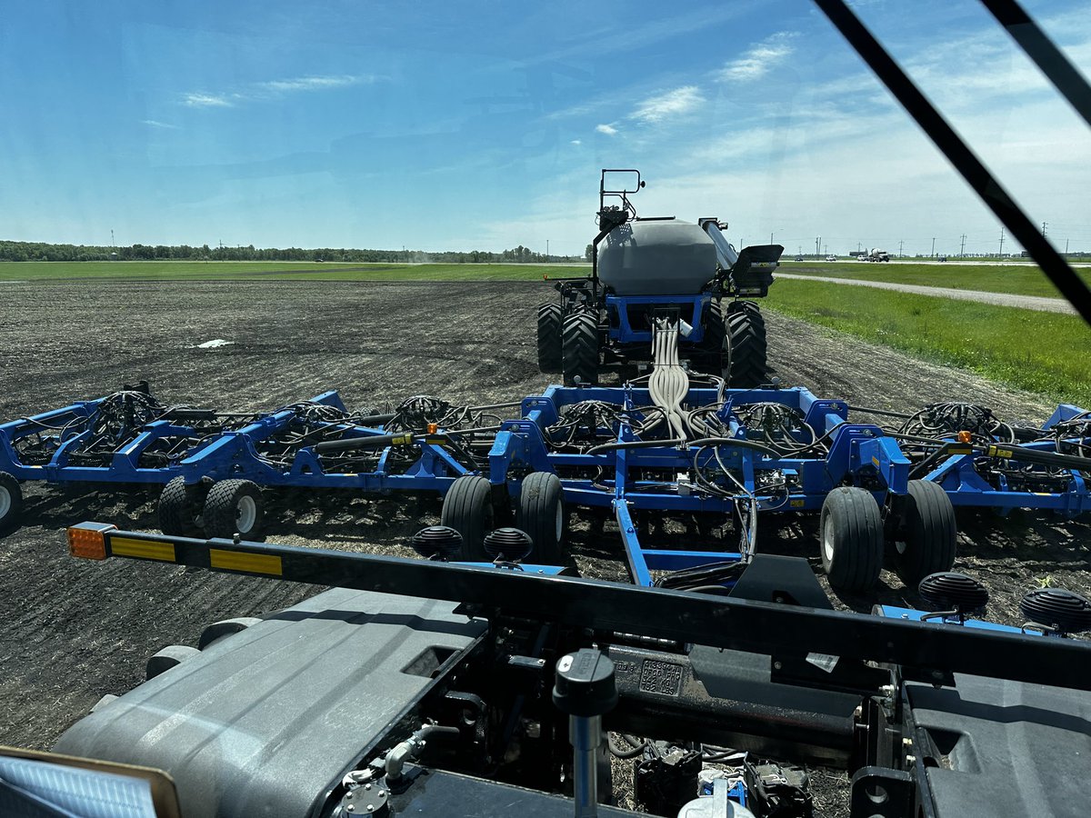 haroldbrownagro's tweet photo. Seeding at the Richardson Kelburn farm. Nice to get another #InVigorDST in the ground after several weeks of rain delays! Thanks to Brian and the crew! Such a professional team! @Richardson_Farm @BASFAgSolutions https://t.co/x4RlNmJ0MR