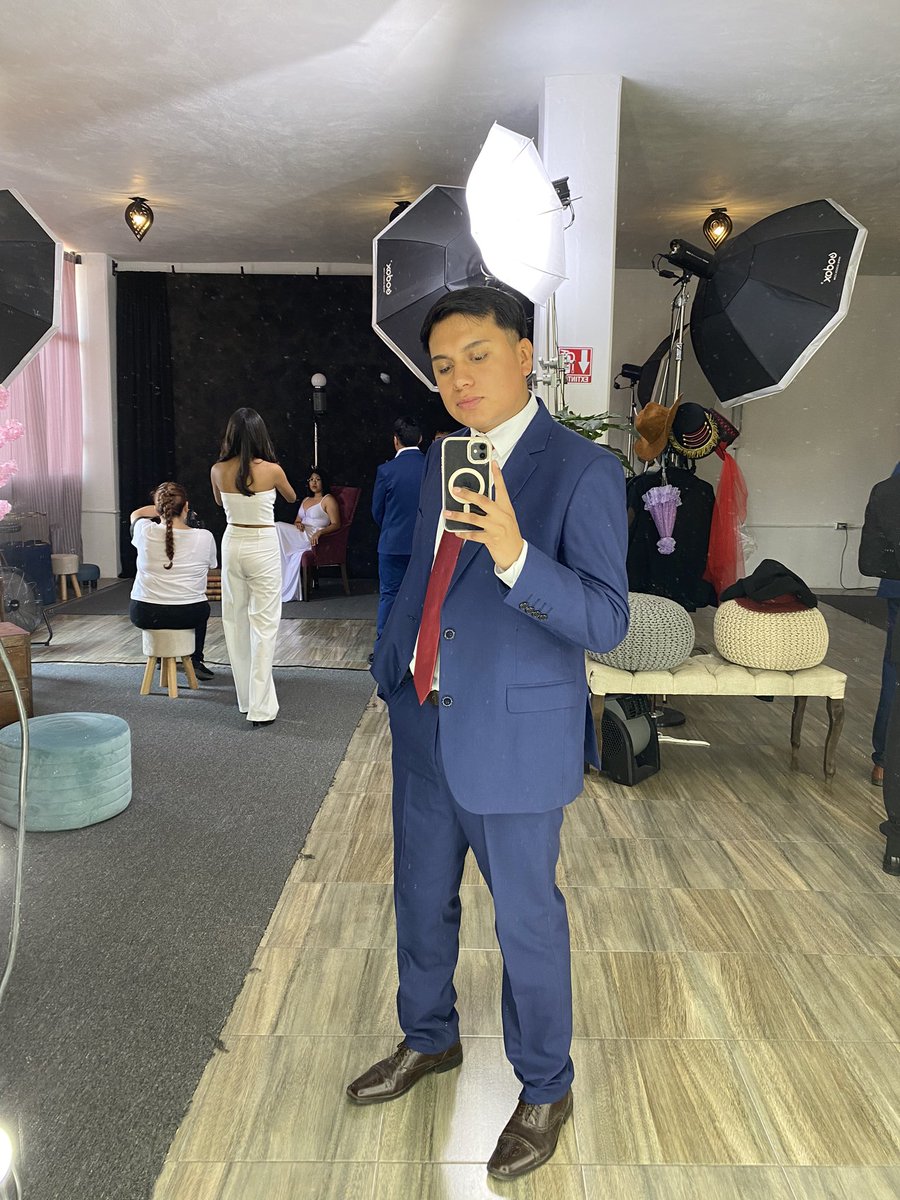 eddreyesx's tweet photo. Se logró genteeee….!! ❤️🎓 https://t.co/5guSMoUs5N