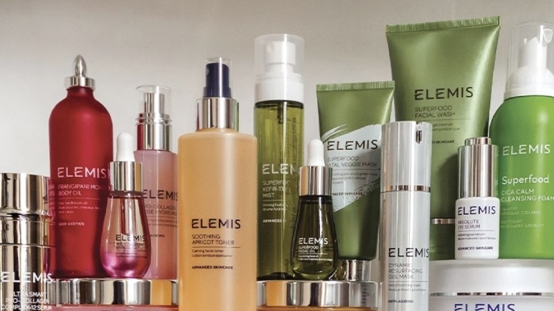 haileysfacts's tweet photo. Top Skincare brands in 2023 by EVM:

#1. Drunk Elephant — U$114M (+71%)
#2. Elemis — U$107M (+80%)
#3. Glow Recipe — U$106M (+21%)
#4. Rhode — U$106M (+221%)

Hailey’s “Rhode” is the only celebrity brand in top 10, with the growth, it could be the #1 brand of 2024; via CreatorIQ. https://t.co/u9vySi3vY9