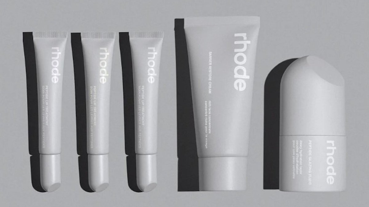 haileysfacts's tweet photo. Top Skincare brands in 2023 by EVM:

#1. Drunk Elephant — U$114M (+71%)
#2. Elemis — U$107M (+80%)
#3. Glow Recipe — U$106M (+21%)
#4. Rhode — U$106M (+221%)

Hailey’s “Rhode” is the only celebrity brand in top 10, with the growth, it could be the #1 brand of 2024; via CreatorIQ. https://t.co/u9vySi3vY9