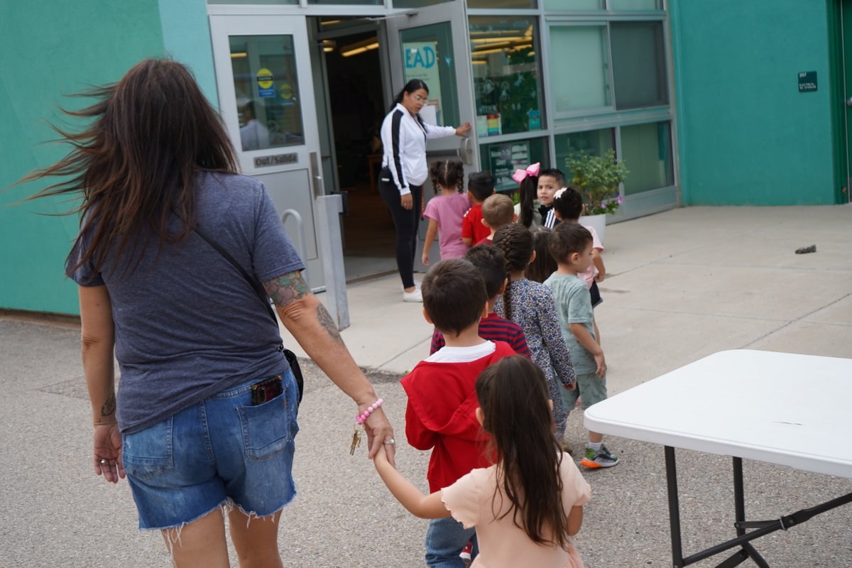 ABQschools's tweet photo. Today is the last day of school for all of our TOPS schools! Congratulations on a job well done, enjoy your summer break!

#apsschools #apstopsschools #summerbreak2024 https://t.co/QHUHhm6Uxr