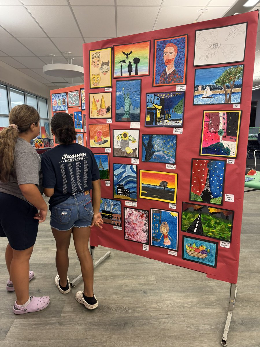 AllisonCunniff's tweet photo. Secaucus Middle School hosted its annual Art Show in the Media Center this evening @SecaucusPSD @SecaucusMiddle So much beautiful artwork on display! https://t.co/gthy8PFw09