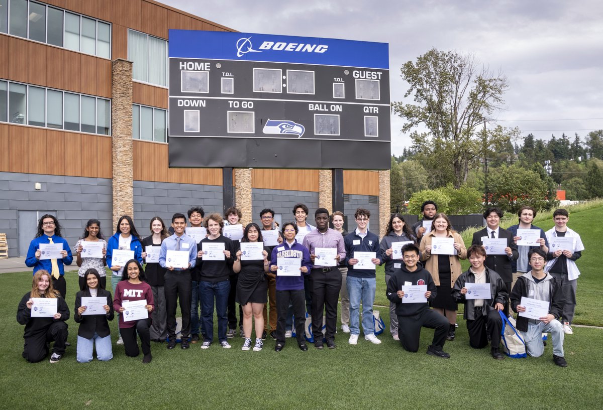 Put your hands together 👏for the high school seniors from across WA who were honored during this year's #STEMSigningDay. 🎉🎊 

During an event presented by <a href="/BoeingWA/">Boeing in Washington</a>, each honoree signed a letter indicating their intent to pursue STEM. Read more bit.ly/STEM-Signing-D…