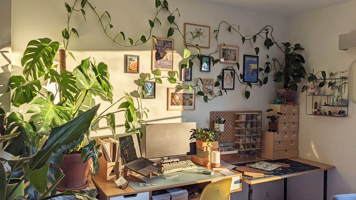 doot_dodo's tweet image. Hey #IndieDevWorkspaceChallenge,

This is where @blibloop, @NamedZak and I made Minami Lane 🪴