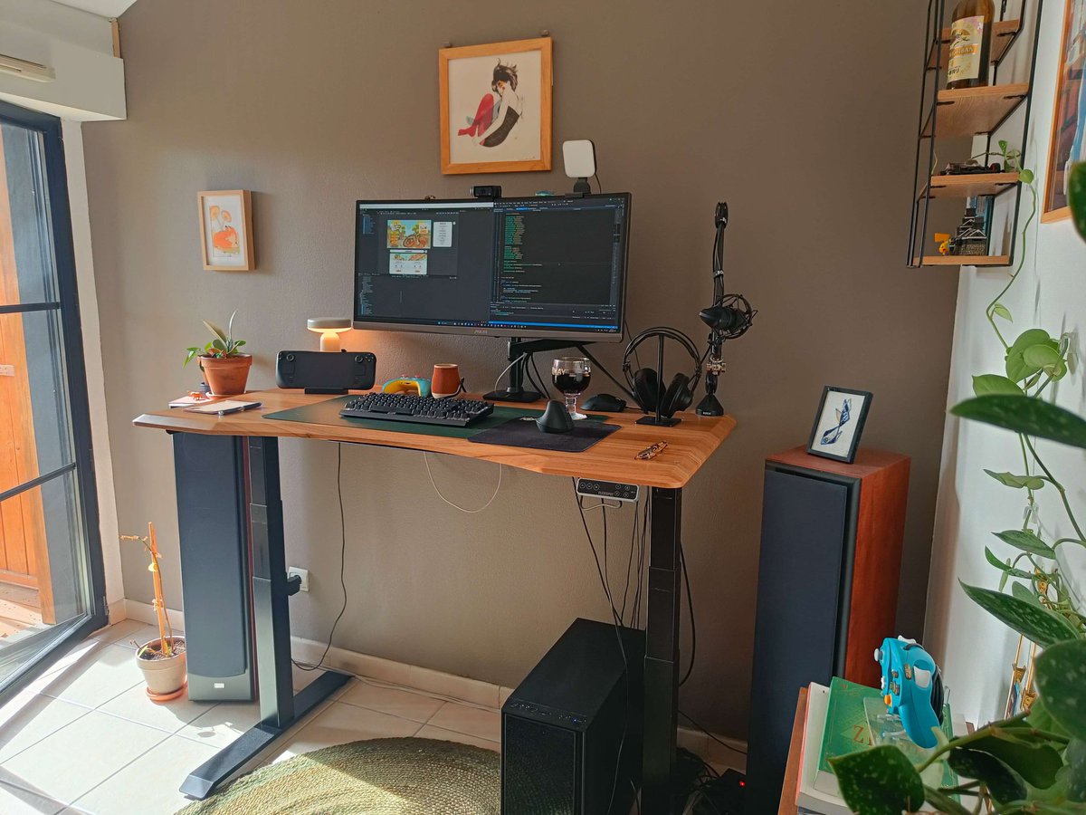 doot_dodo's tweet image. Hey #IndieDevWorkspaceChallenge,

This is where @blibloop, @NamedZak and I made Minami Lane 🪴