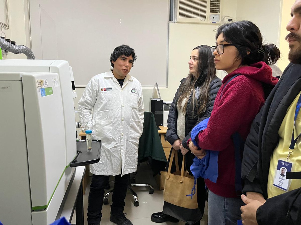[#Lima]
Docentes y especialistas de la facultad de ingeniería de la <a href="/_USIL/">USIL</a> visitaron las instalaciones del CELM del INIA donde conocieron los trabajos de investigación que se vienen realizando en los diversos laboratorios del INIA.