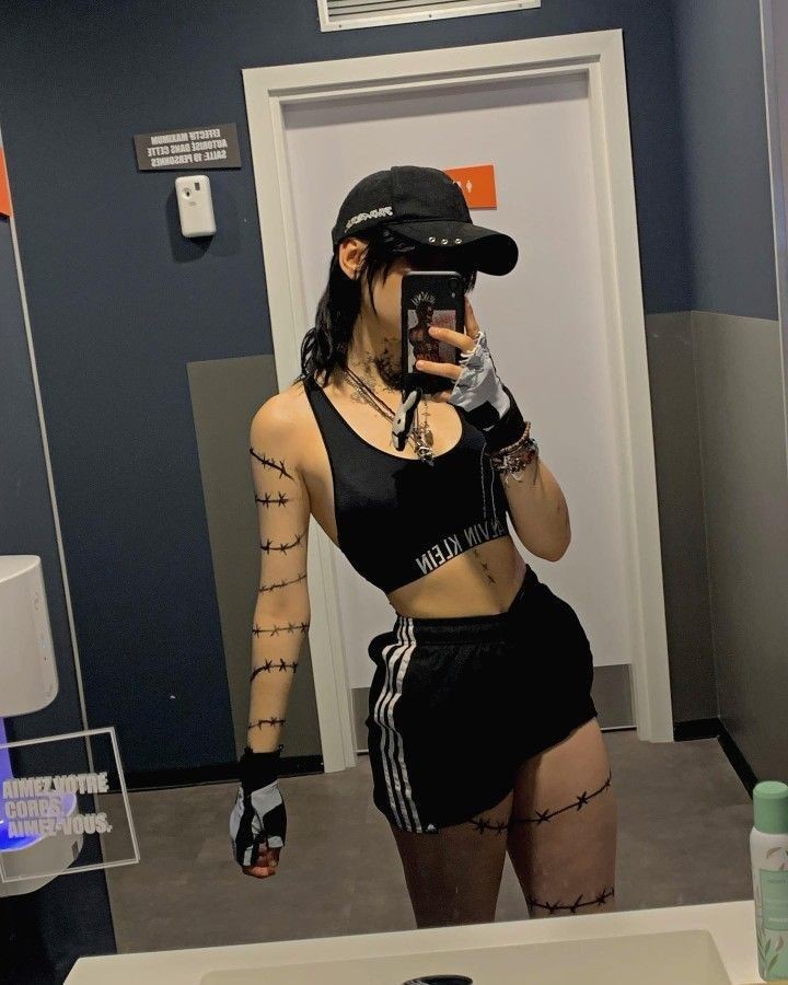 Would you punch me for 1Million dollars?
(it's stackable)