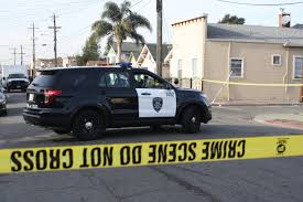 samsinger's tweet photo. Oakland crime is out of control: There were 30 robberies this weekend + 4 homicides in past 24 hours involving teenagers.  Sad, dangerous, and no end of violence is in sight. https://t.co/cBbR8oT3WI