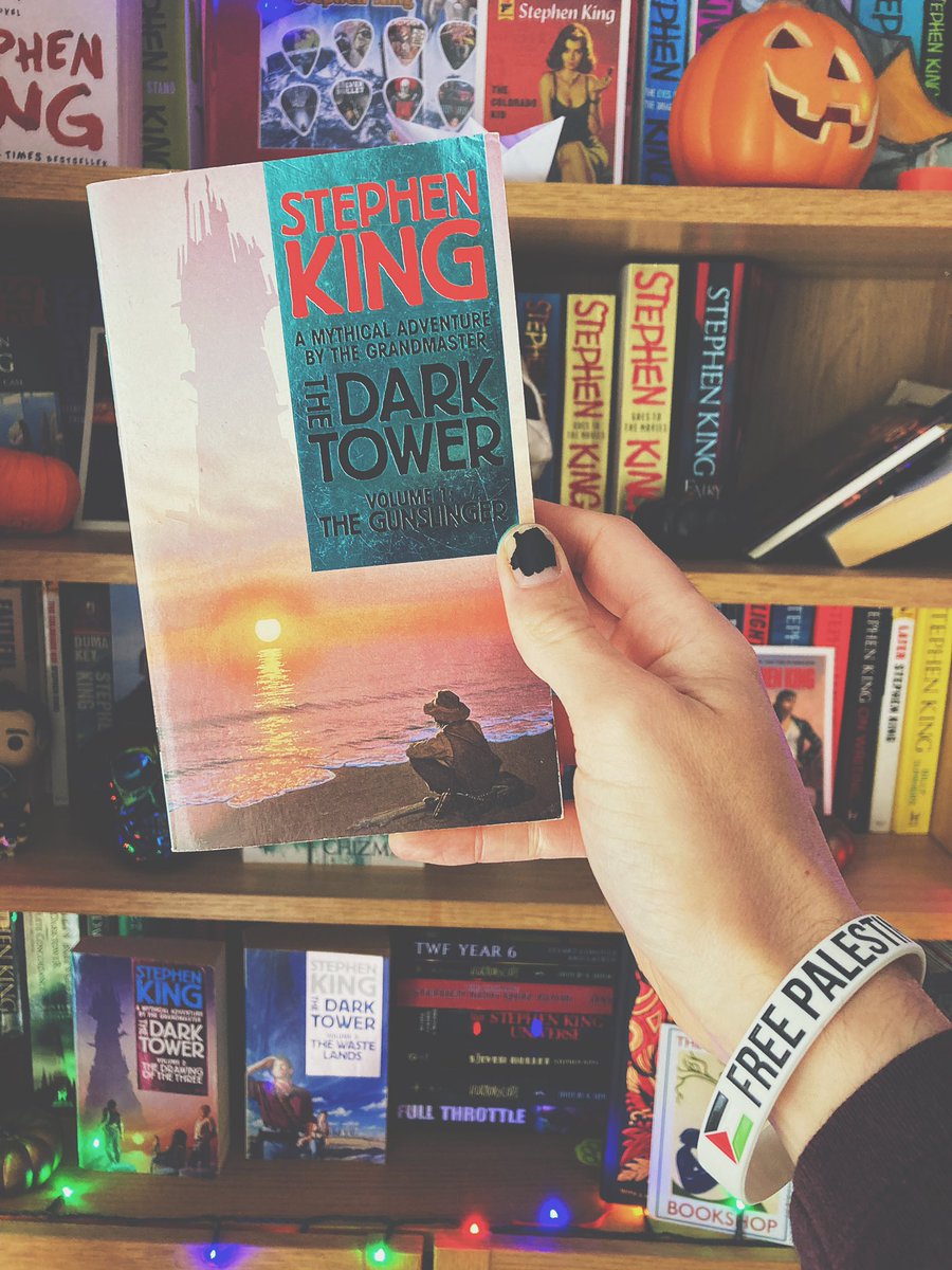 davemusson's tweet image. The man in black fled across the desert…

On this day in 1982, @StephenKing’s The Gunslinger was published as a novel for the first time, limited (initially) to just 10,000 copies.

Big day for Dark Tower fans - are you one of them?