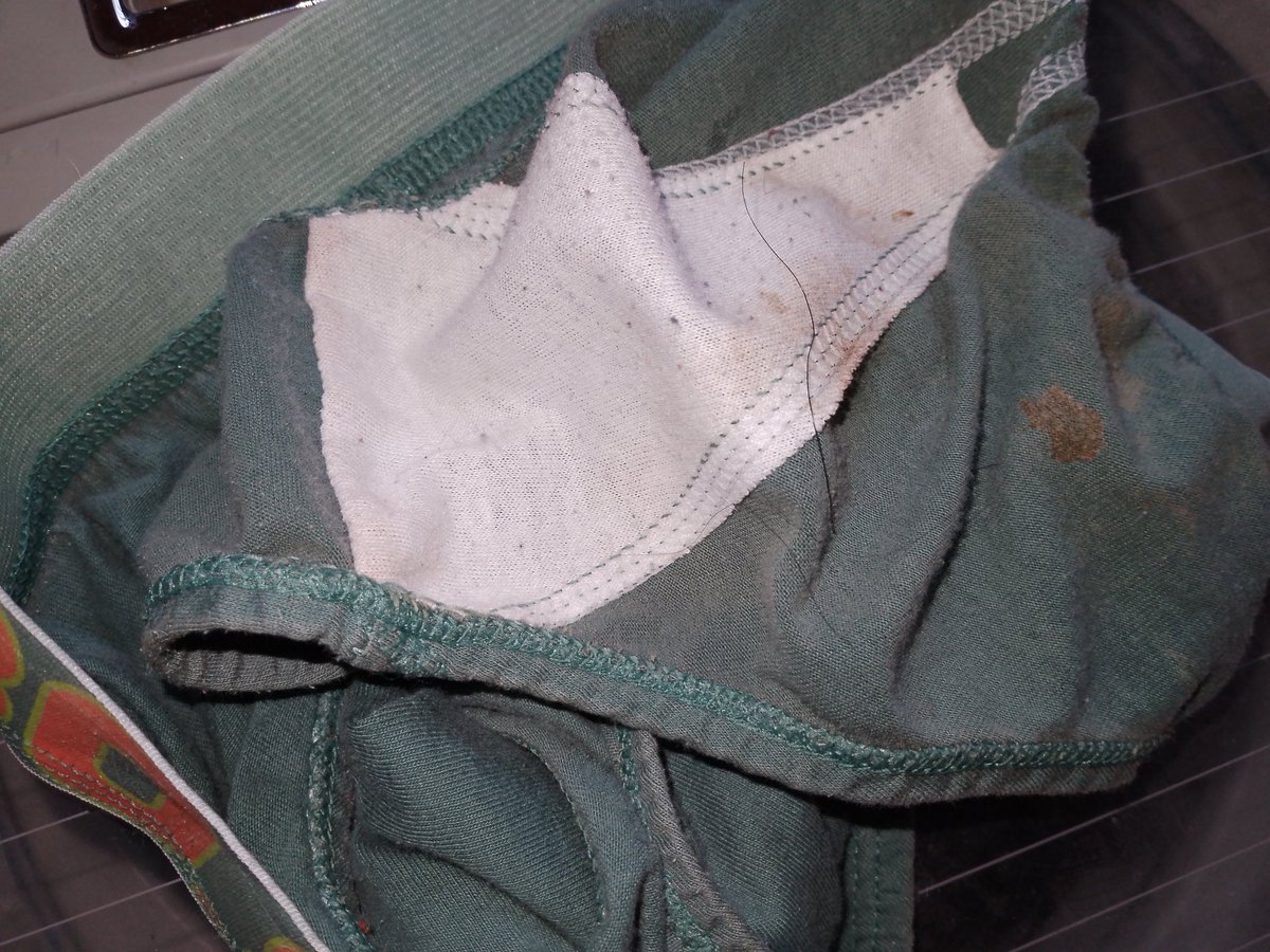 Morbozo5's tweet photo. El calzΓ³n de mi padre (blanco) y el de mi cuΓ±ado (verde) fueron una mezcla de pelos, manchas, olores y sabores π½π½π¦
Family underwear π€€
#hairyhunks #usedunderwear #usedgear #dirtyjock #manstink #mansmells #dirtybriefs #hairy #muskdick #gay #gayunderwear https://t.co/ZfjnXjhJol