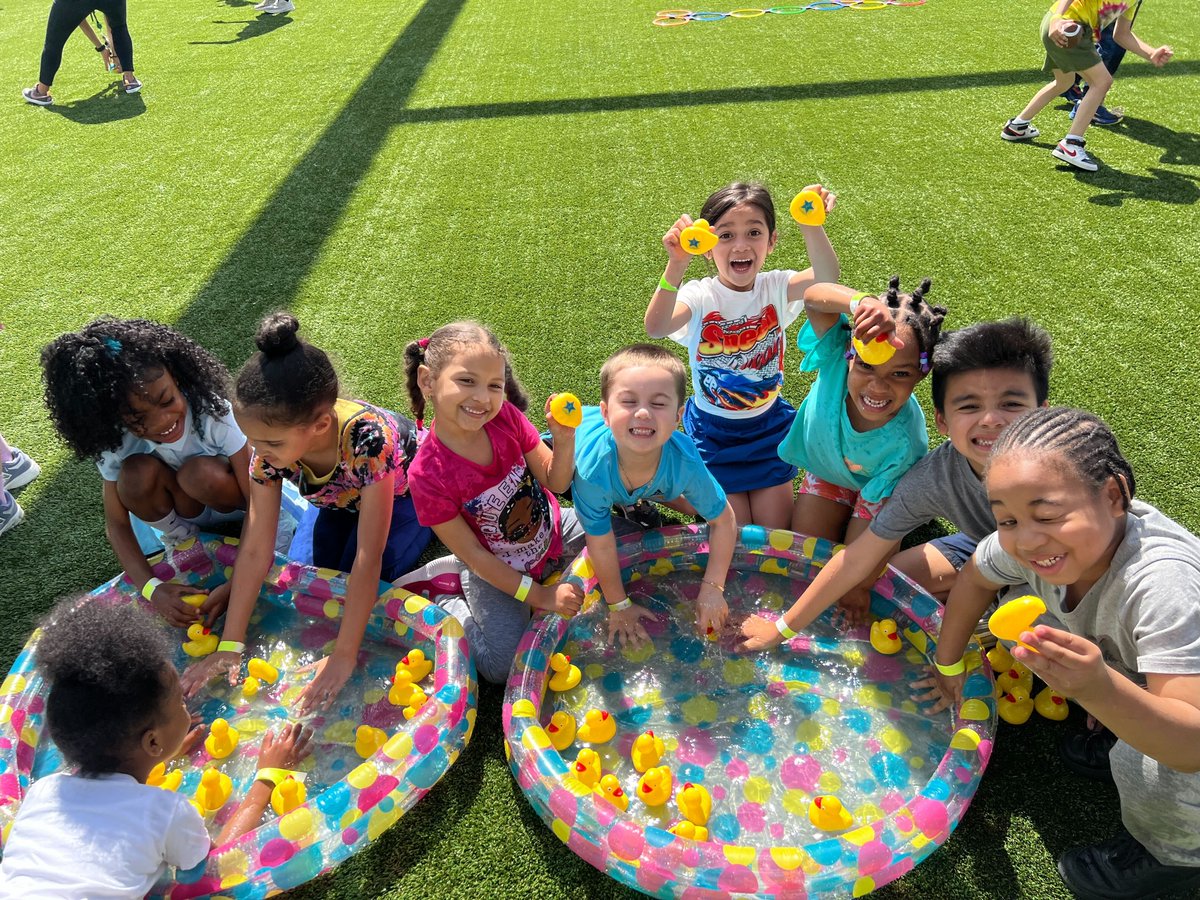 zetaschools's tweet photo. Needless to say, Zeta Field Day was a blast! Fun was had by thousands of Zeta students across Inwood and The Bronx! βοΈπππ₯β‘
#zetaschools #zetacharterschools #fieldday #charterschools #nycshools #thebronx #inwoodnyc https://t.co/x5ef8aCkIA