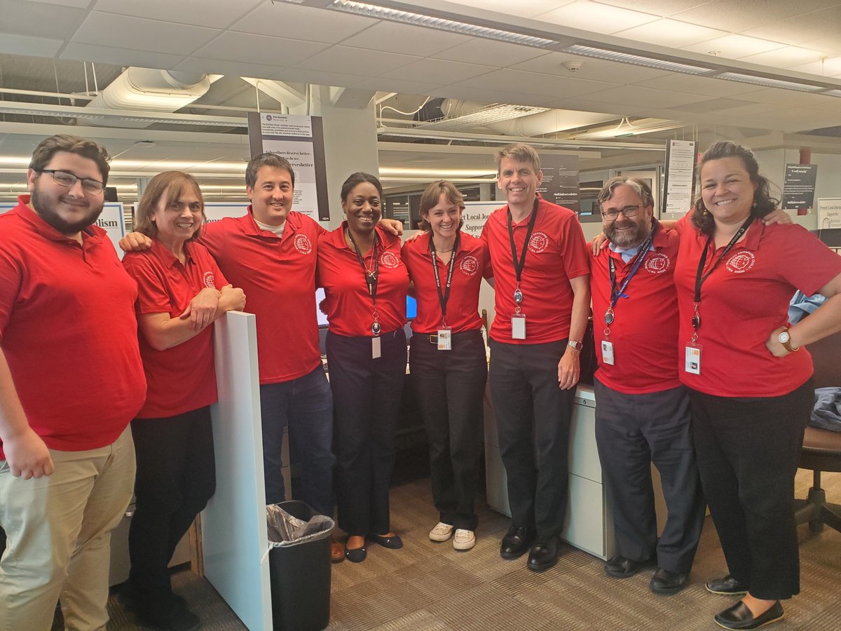 BuffaloGuild's tweet photo. It was Red Shirt Monday for Guild members at @TheBuffaloNews as we showed solidarity with our bargaining team, which meets in person with @LeeEntNews and Buffalo News reps this week. We're fighting for a fair contract to #protectlocaljournalism. https://t.co/ochHWR3Ml1