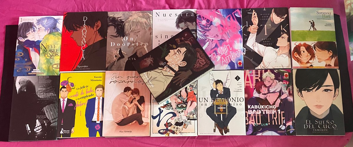 ChecheDebbie's tweet photo. Después de unas largas vacaciones forzosas regreso 😶🌫️🏥💊💉🩺, una de las primeras cosas que compré con el primer cheque🤭… unos mangas BL que moría por tener 🥹📘❤️🩹 Al finnn 🙏🏻
#manga #BL #SpanishEdition https://t.co/NqfxFCiVlv