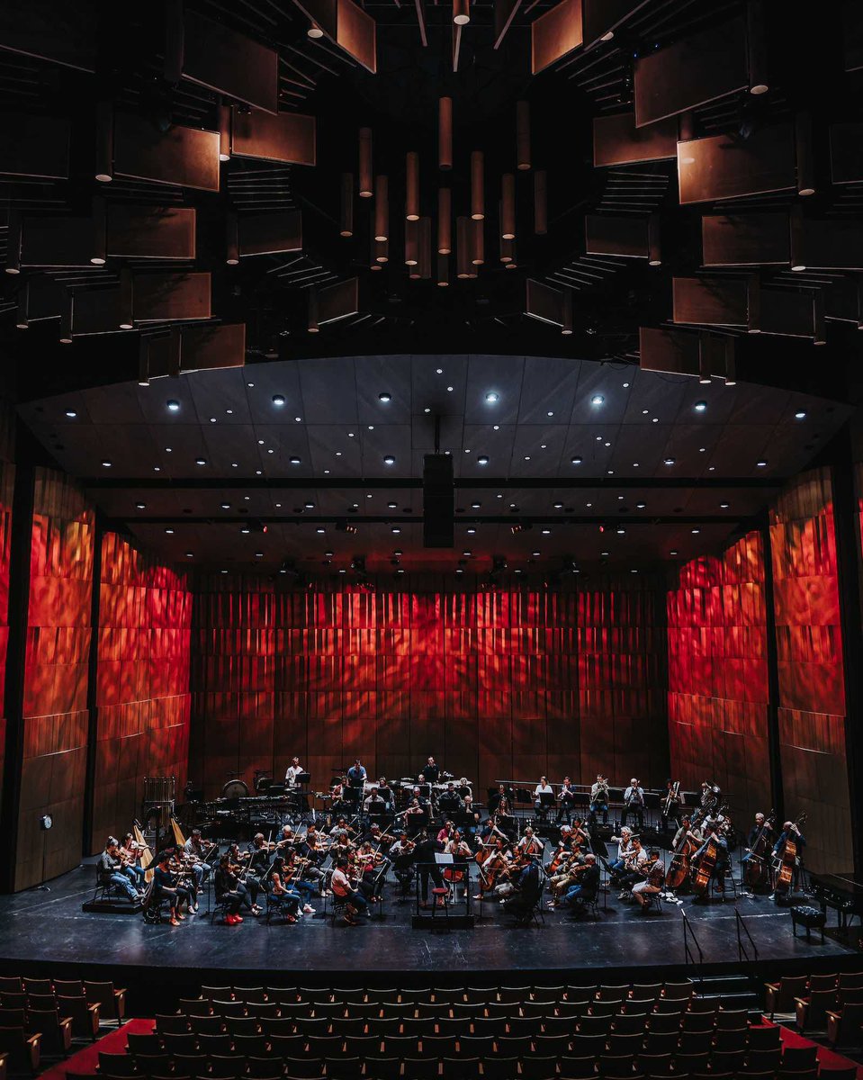 NACOrchCNA's tweet image. Who's excited to hear the Firebird take flight? 🎻🔥 Today, we're rehearsing #Stravinsky's iconic suite with guest conductor Joana Carneiro leading the charge. Two performances at @CanadasNAC on June 12 and 13 this week: 🗓️ nac-cna.ca/en/event/33719
 
📸 Curtis Perry | #NACOrchCNA