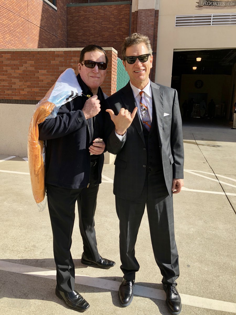 Chris Isaak tweet media