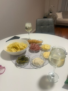 AHNHomestay's tweet photo. "For our student Huruka💖 Her farwell party as she's leaving us soon as our long term student. We all enjoyed her time in our home. God bless her journeys. " - Mary, Sydney  

#TheAHNDifference #AHNStudentSpotlight #AustralianHomestayNetwork #Homestay #Australia  #HostFamily https://t.co/x62N45buKX