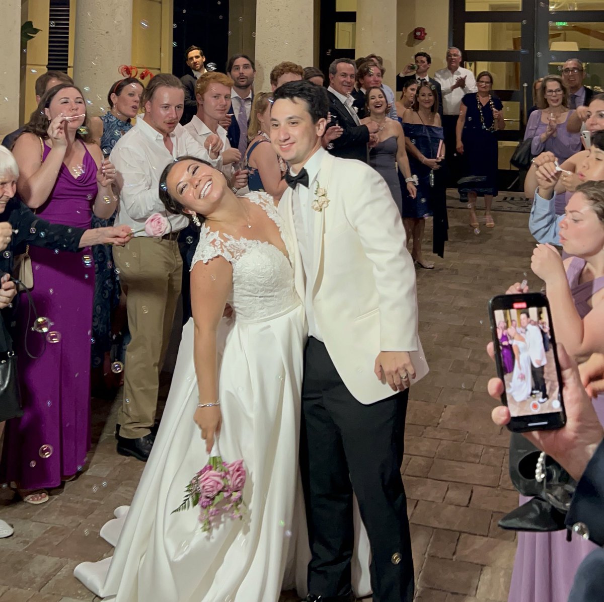 bankof_amERICA's tweet photo. I married a tech bro this week 

I’m officially a tech wifey 

Here’s the top 10 worst things about marrying a tech bro: https://t.co/DpAJbSLz10