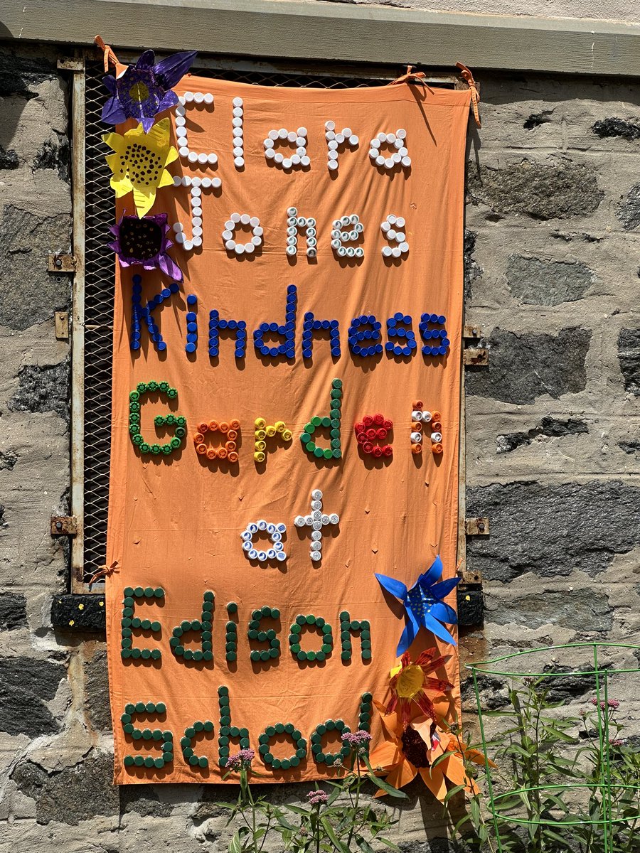 DrcarrollPC's tweet image. Beautiful, heart-warming event at Edison today in honor of a beloved teacher, colleague, and friend to so many. The Clara Jones Kindness Garden will be an inspirational and peaceful place for all to enjoy. Congratulations to the Edison community for bringing this dream alive.