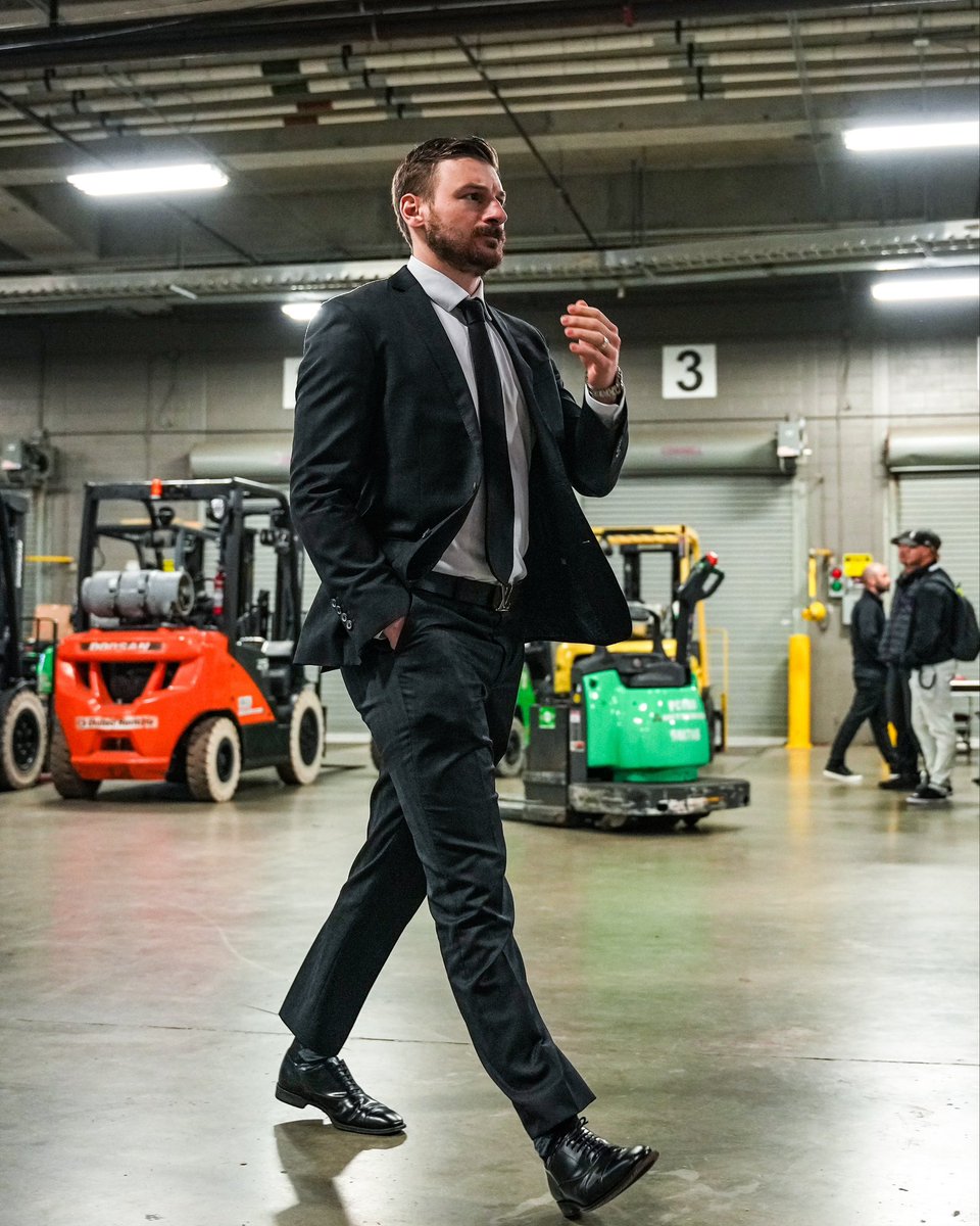 EdmontonOilers's tweet photo. Gearing up ⚙️ https://t.co/WS9mCoMZ0B