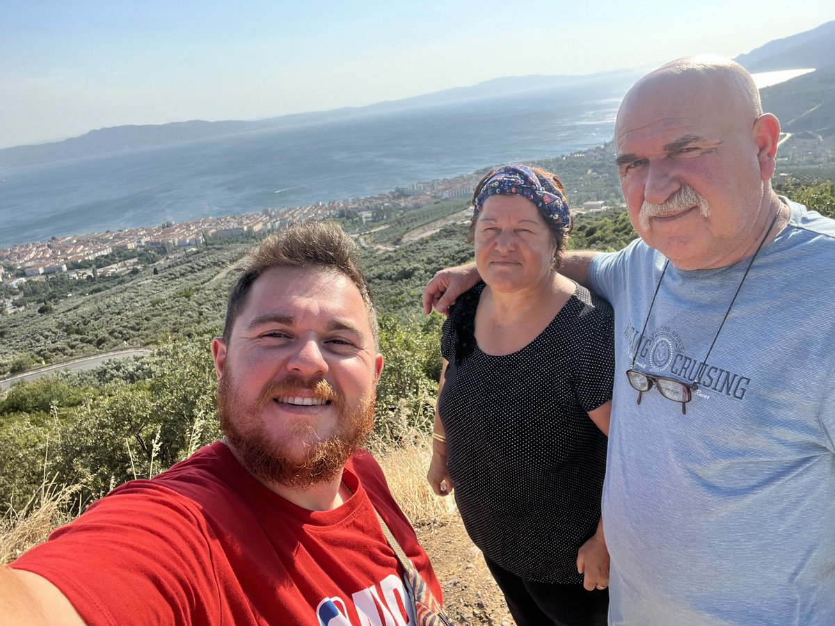 oonurulutas's tweet photo. Doğum günün kutlu olsun babam. 💙Seni çok özlüyorum. https://t.co/1OjcotF14Y