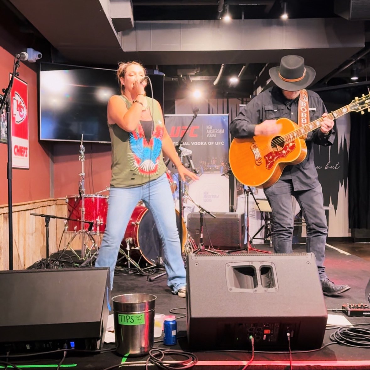 SarahAshleyNash's tweet photo. Last night of CMA fest. What an amazing night! Thank you @bob_kropp_producer for jamming out with me at @nashville_underground! Can’t wait to do it all again! 

#mondaymemories #cmafest #nashvilleunderground #singersongwriter #original #jammingout #thankful https://t.co/FWv3GNEmeR
