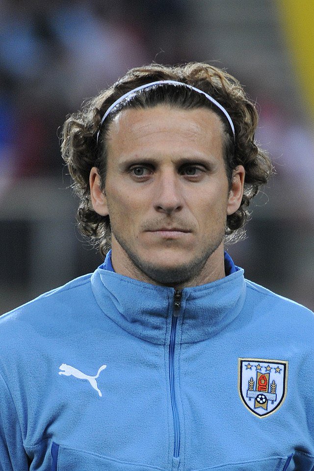 you look like diego forlán in this light, we’re loving it bueno que subía no