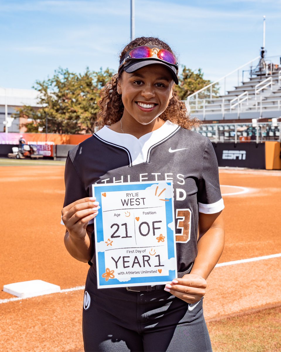 theAUSLofficial's tweet photo. welcome to the pros 🫶

#AUProSB x @Vol_Softball https://t.co/brtdSzefHa