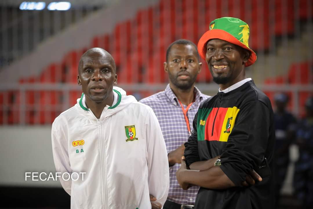 FabrizioONDOBO's tweet photo. Ce que la crtv refuse de montrer, nous on va dévoiler. 🫡

Juste pour vous rappeler que c'est le staff de la FECAFOOT qui travaille sereinement pour la prépa du match face à l'Angola.

Les autres, ils sont allés faire du tourisme et rien d'autre. 😊 https://t.co/OUgLLubAdi