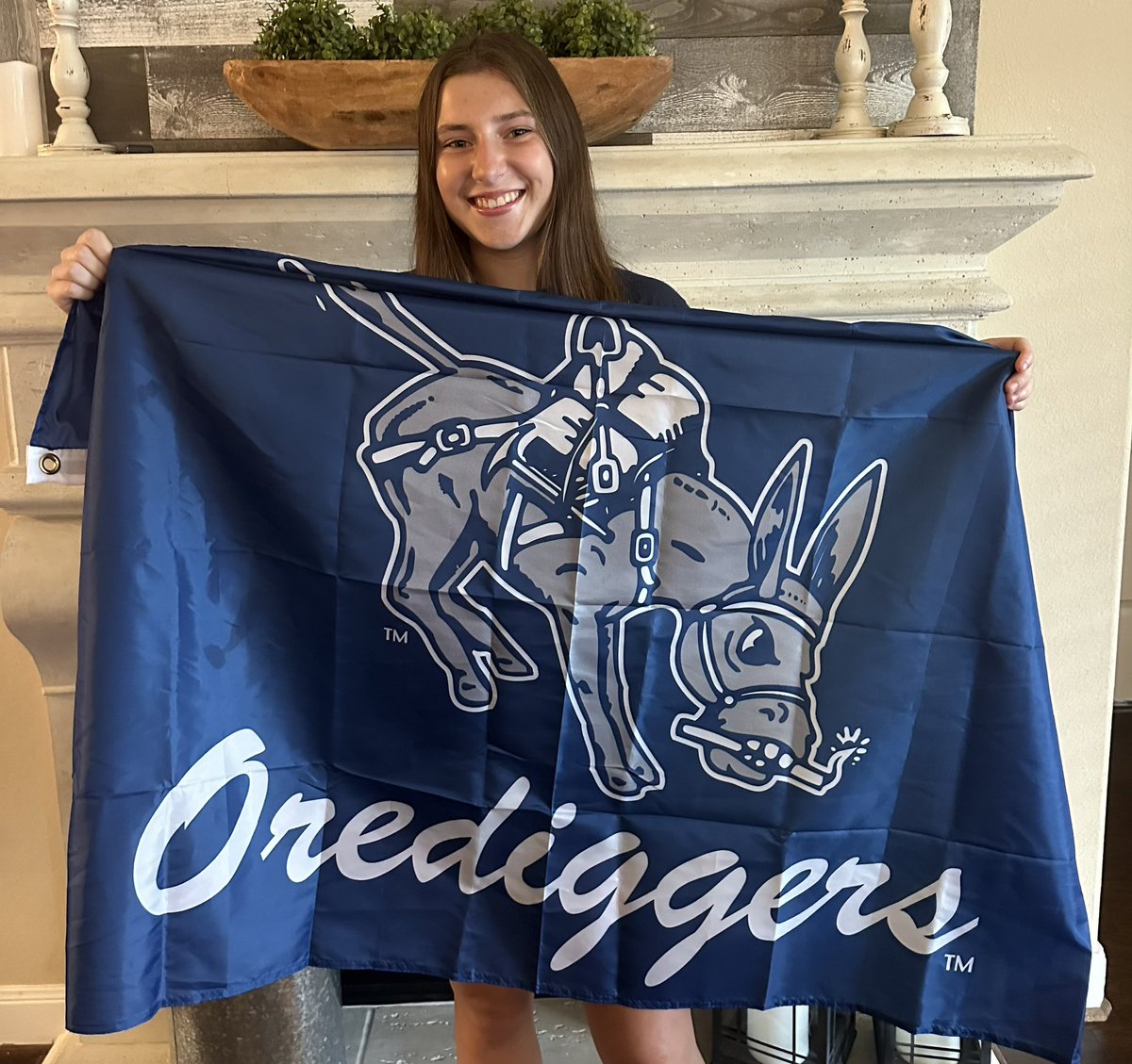 AveryKelley2025's tweet photo. I am beyond excited to announce my verbal commitment to play soccer at Colorado School of Mines! I feel incredibly blessed for this opportunity and want to say thank you to all my family, friends, and coaches for their constant support and encouragement. https://t.co/654KREno7J