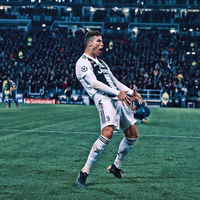How $RONNIE looks at your girl when you put on a Messi jersey